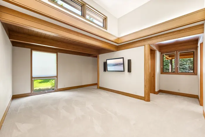Sitting room with clerestory windows